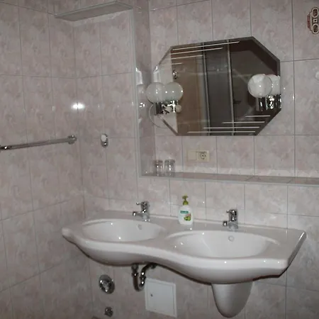 Ferienwohnung Waldstrasse 14 Apartamento Koserow